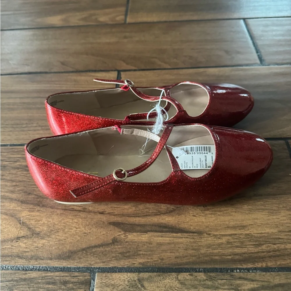 The Children's Place Red sparkly Mary Jane flats size 5 youth